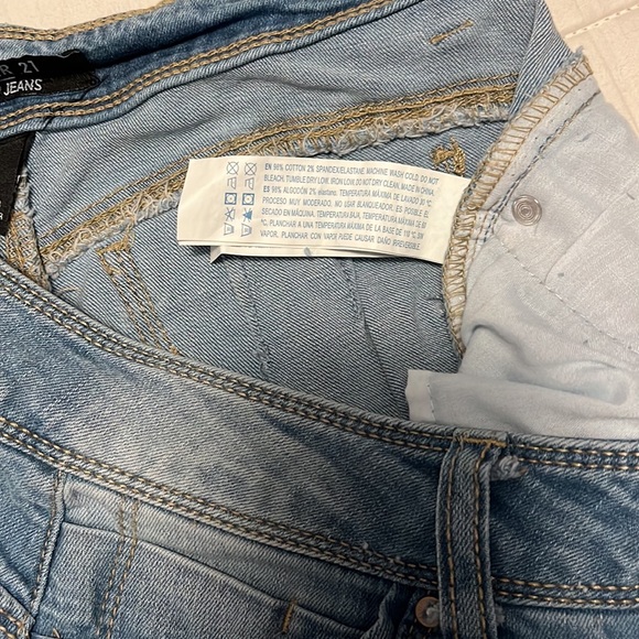 Forever 21 push up jeans. - Picture 6 of 6